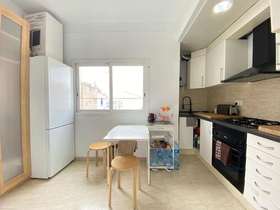Double With Inside Window In Shared *