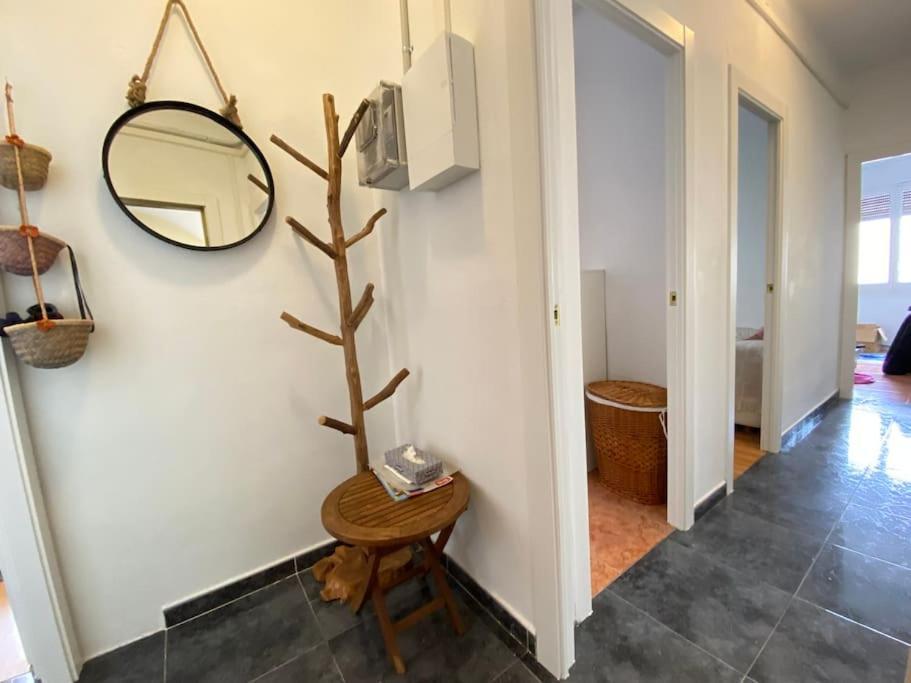 Double With Inside Window In Shared Apartamento *