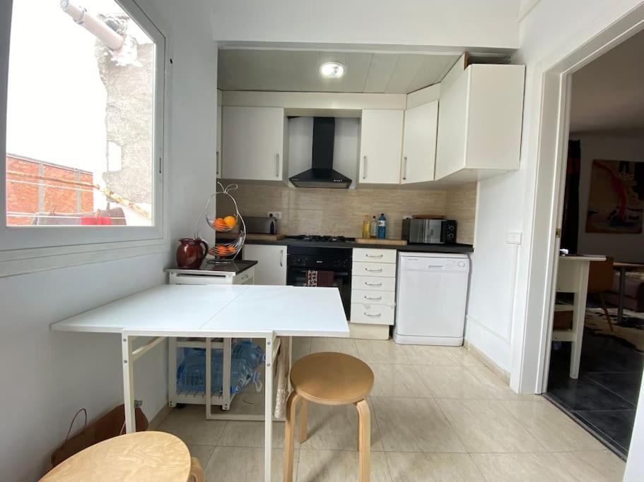Apartamento Double With Inside Window In Shared Barcelona