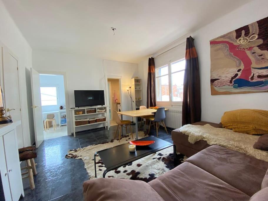 Double With Inside Window In Shared *
